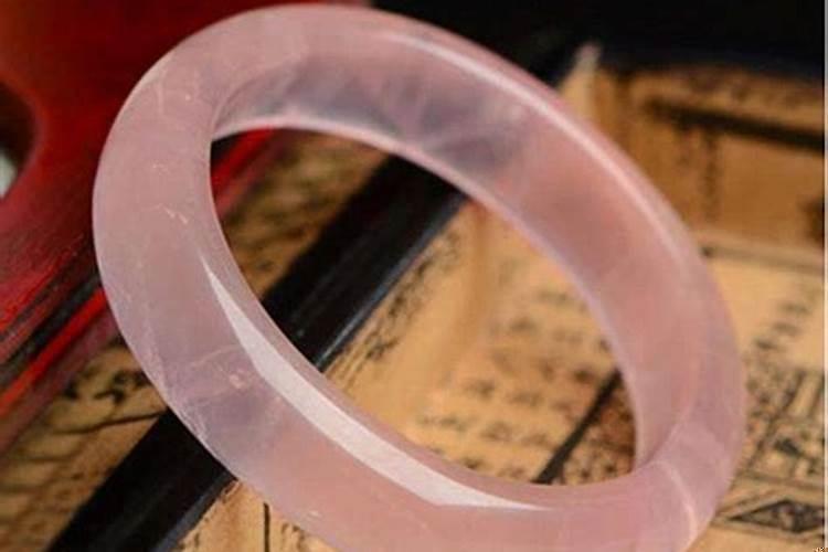 粉手镯是玉还是水晶