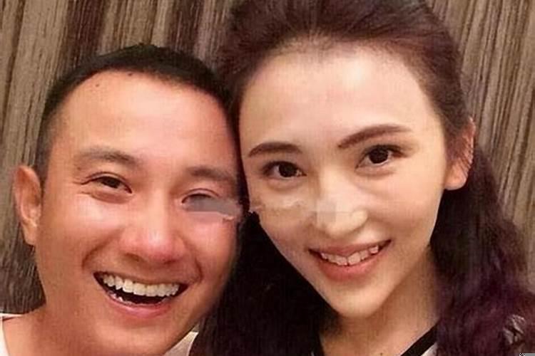 梦见前任和他的现任女友很幸福