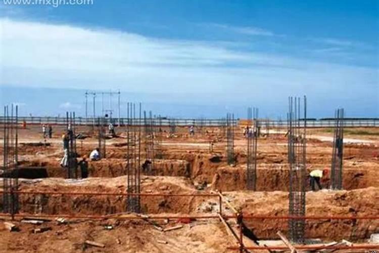 梦见盖房子是啥意思?