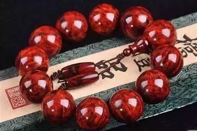 属相适合戴什么