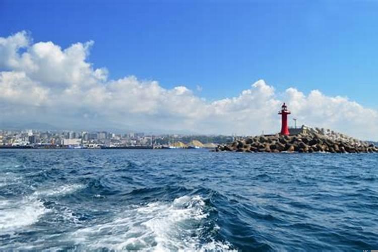 女生梦见自己掉海里去了