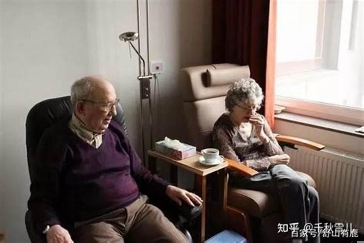 梦见卧病在床的人突然能走路了