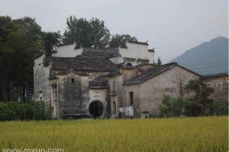 老是梦见老宅是怎么回事