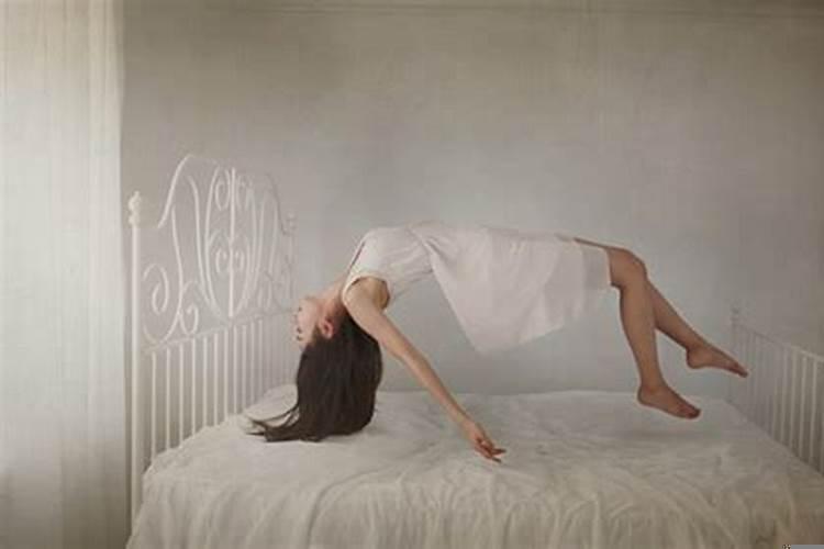 梦见活着的亲人去逝是什么意思