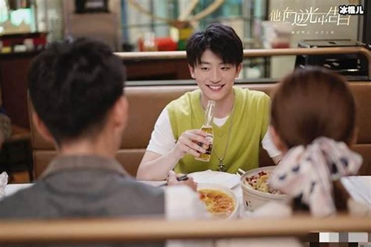 他在逆光中告白托里谁演的