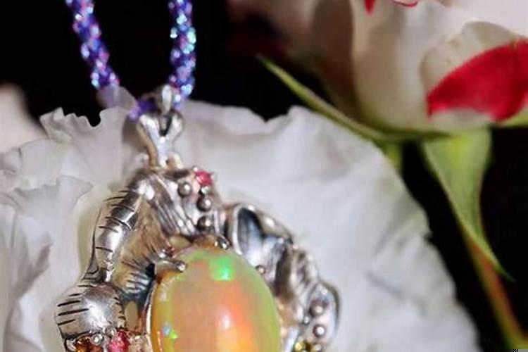 双子座的幸运宝石是什么样子的