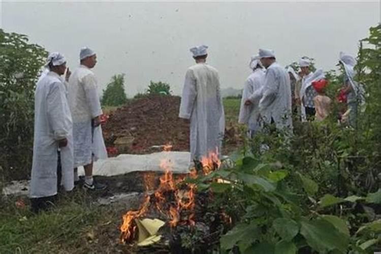 梦到披麻戴孝怎么回事