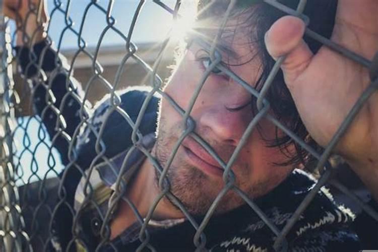 梦见自己被困火中