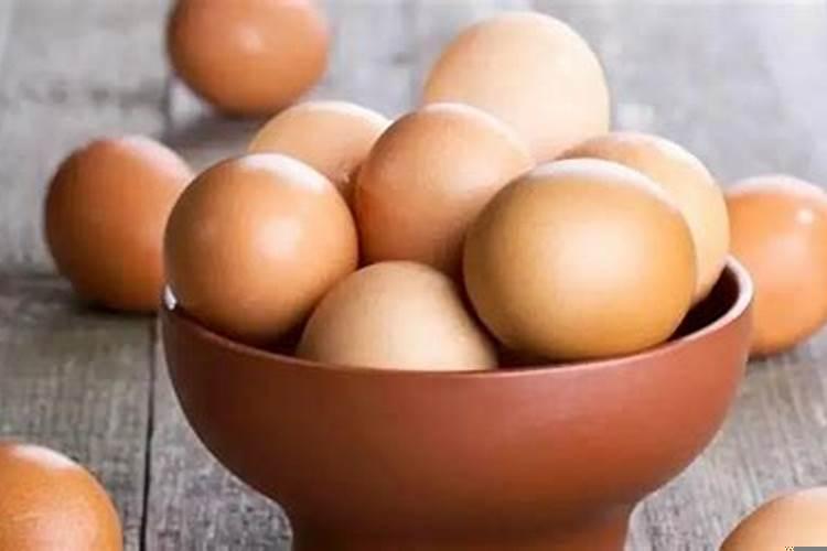 女人梦到吃鸡蛋是什么意思