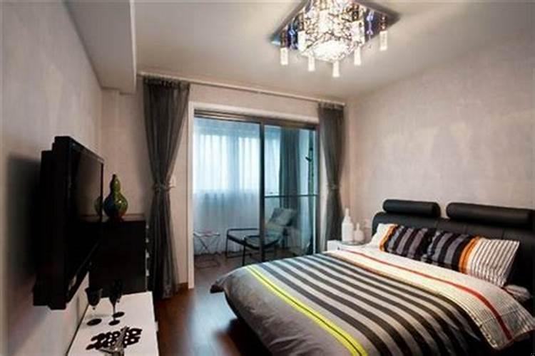 和父母住父母必须住主卧吗