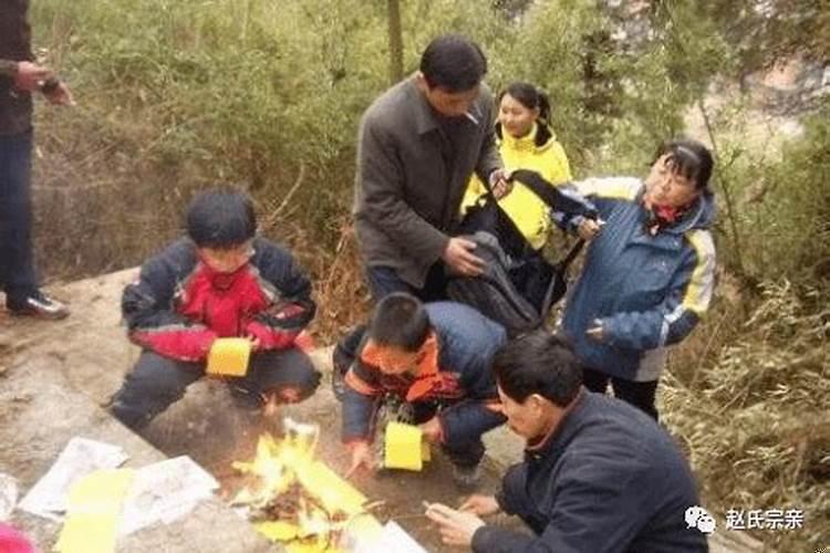 兄弟不和上坟可以各上各的吗