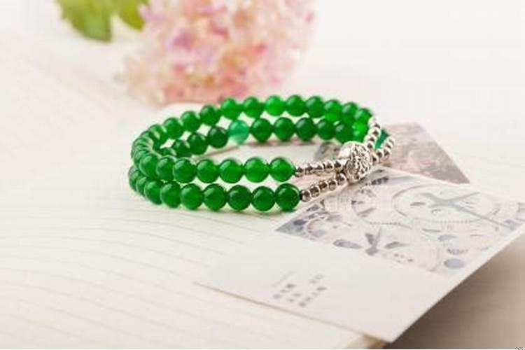 土命的人适合佩戴什么