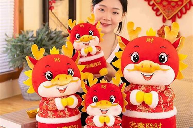 2019年与2025年的吉祥物