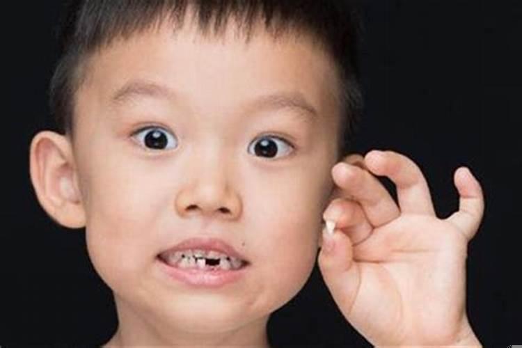 梦见门牙被别人撞掉一颗