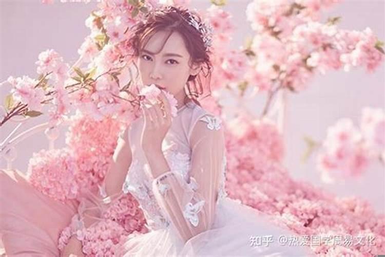 正缘桃花多的女人