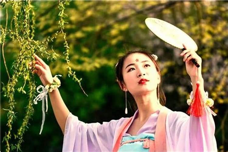 梦见死去很久的爷爷奶奶