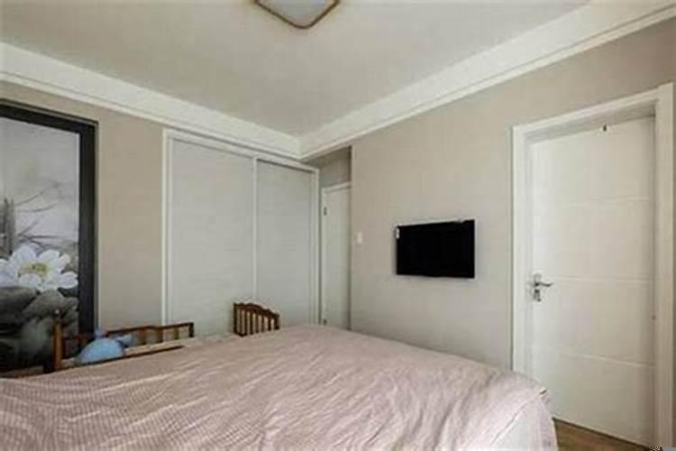 开门看见床侧面好不好