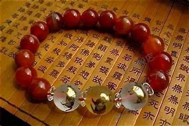 五行属木的人，佩戴什么首饰好