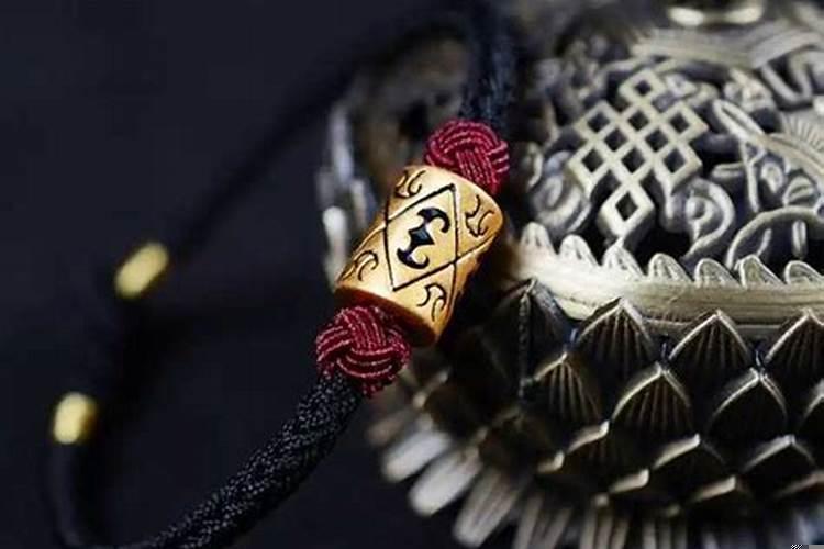 本命年护身符佩戴方法