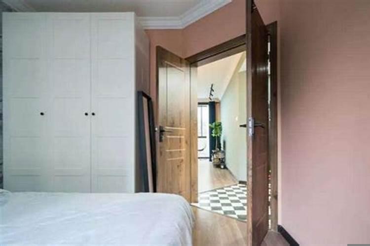 房间门向左开还是向右边开好呢?