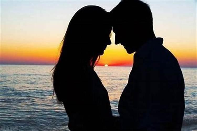 天蝎女爱上水瓶男就输了