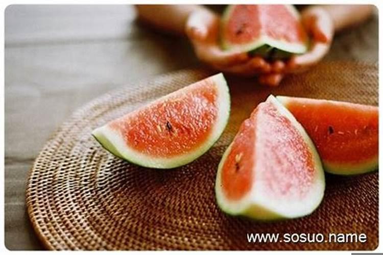 梦见各种颜色的布料