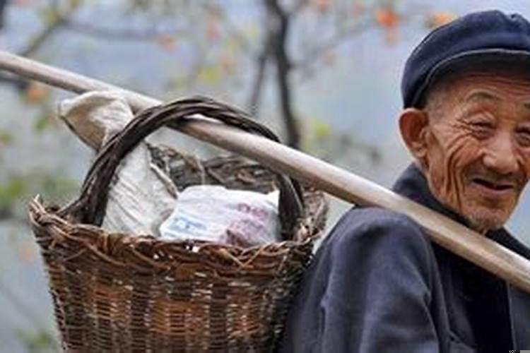 梦见死去的爷爷奶奶在吃饭