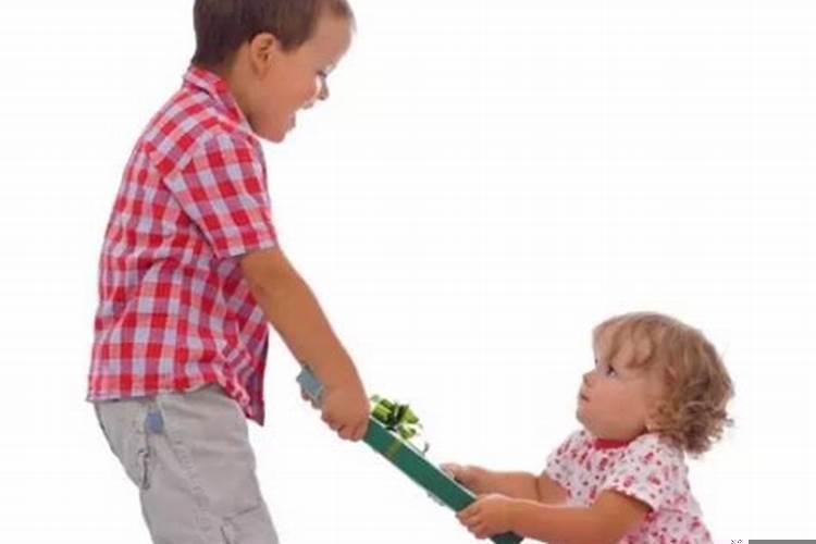 梦见一个小男孩抢我东西