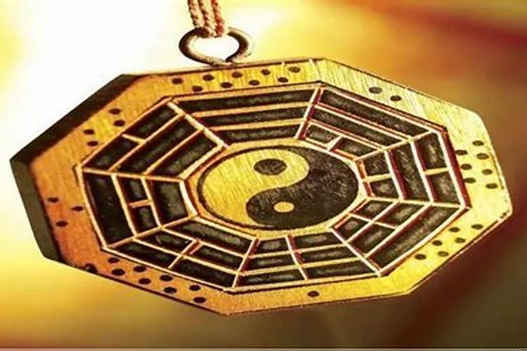 八字天干两个偏财的男人