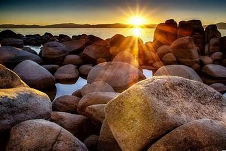 女人有桃花运是啥意思啊