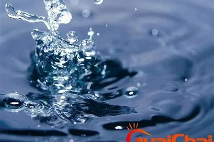 梦见水淹了房子满地是水