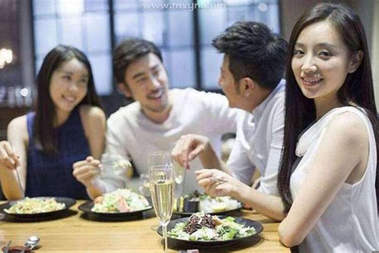 梦见请客吃饭别人不来