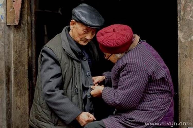 梦见已经死去的奶奶是什么意思