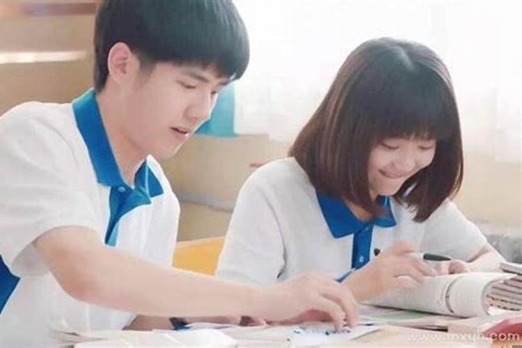 最近老梦见小学同学异性