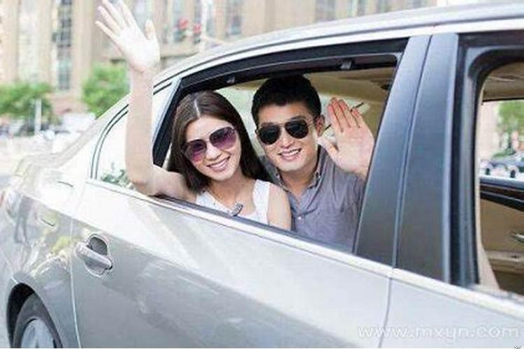 梦见坐汽车什么寓意啊