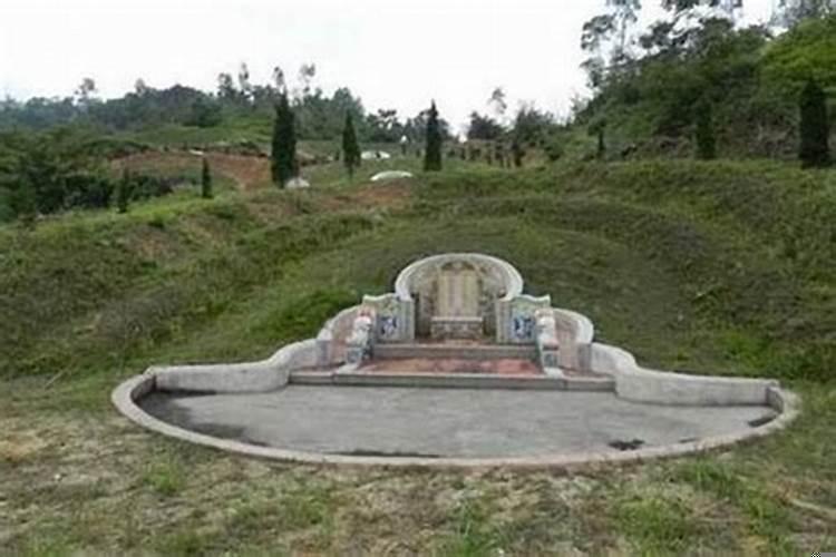 后辈坟在祖坟前面好吗