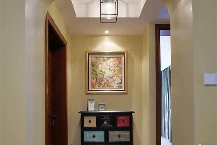 进门大门对面的墙挂什么好