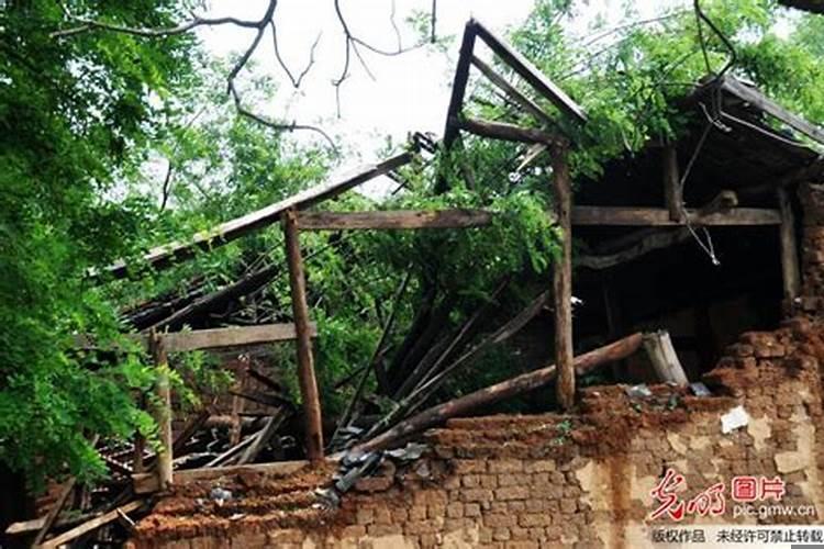 梦到自己的房子被风吹倒