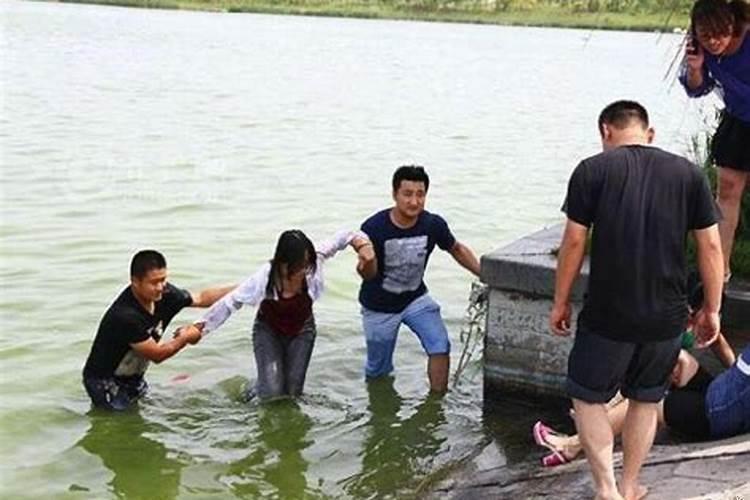 梦到别人救人什么意思