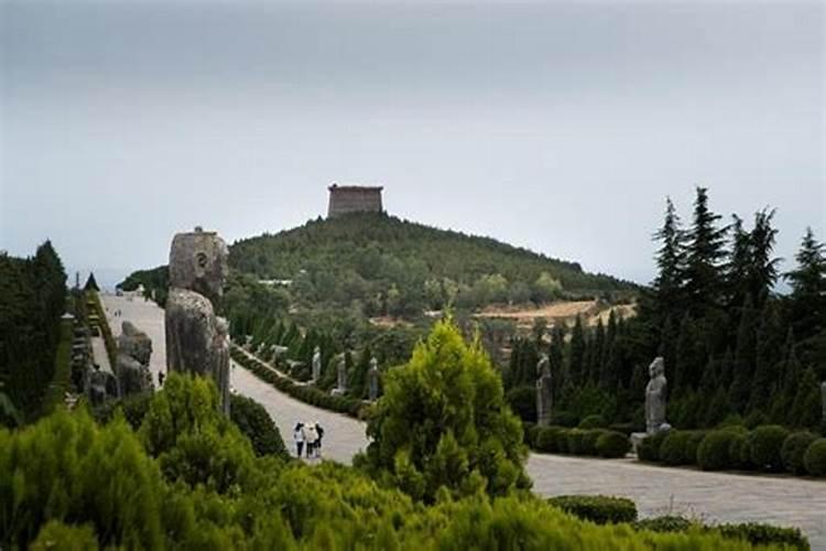 秦始皇陵为什么是坐西朝东