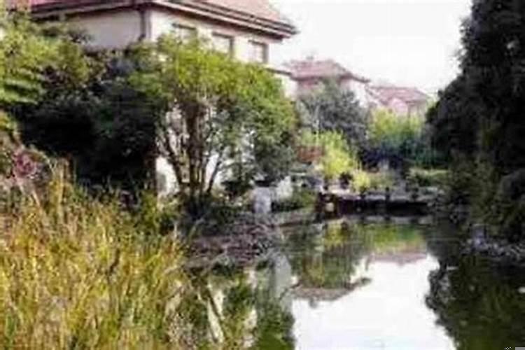 住房离河边近好吗