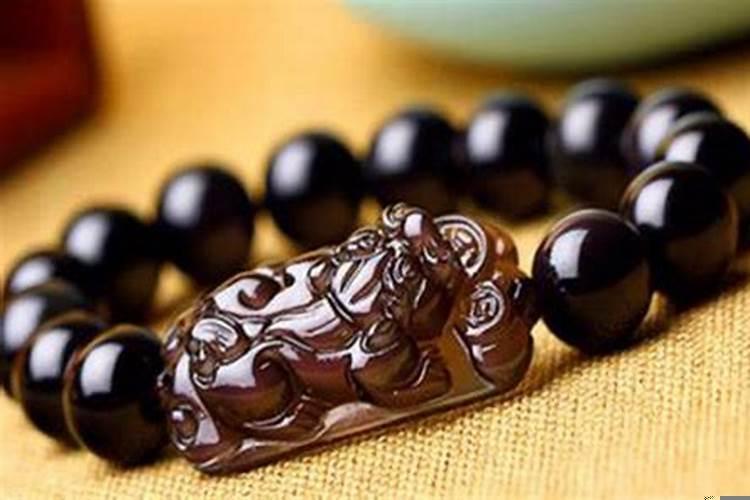 手串带左右好还是右手