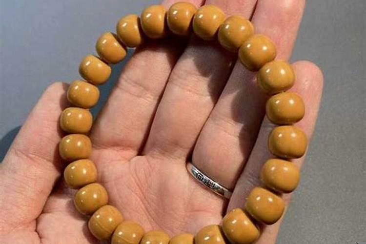 手串带左右好还是右手