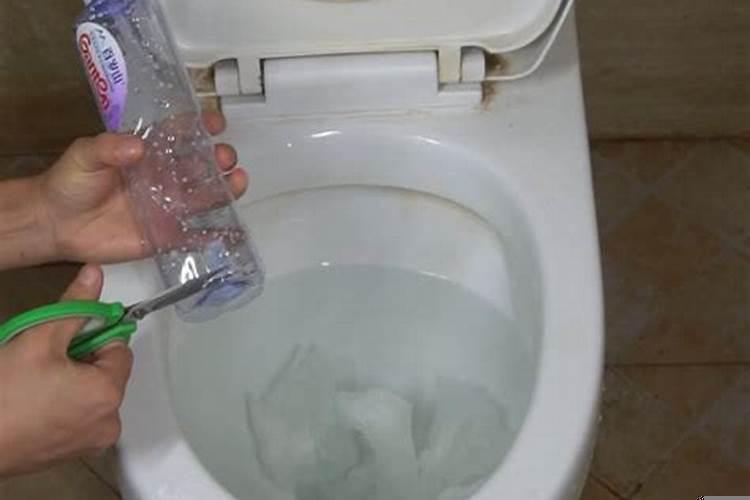 梦见马桶堵了水在上涨