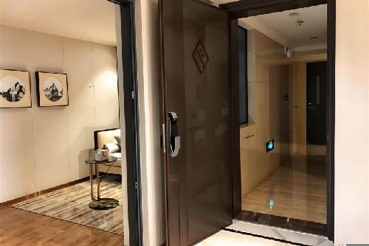 办公室坐东朝西办公桌如何摆放