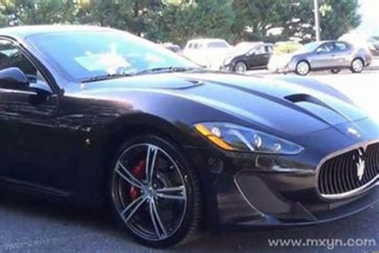 梦见坐黑色的豪华汽车