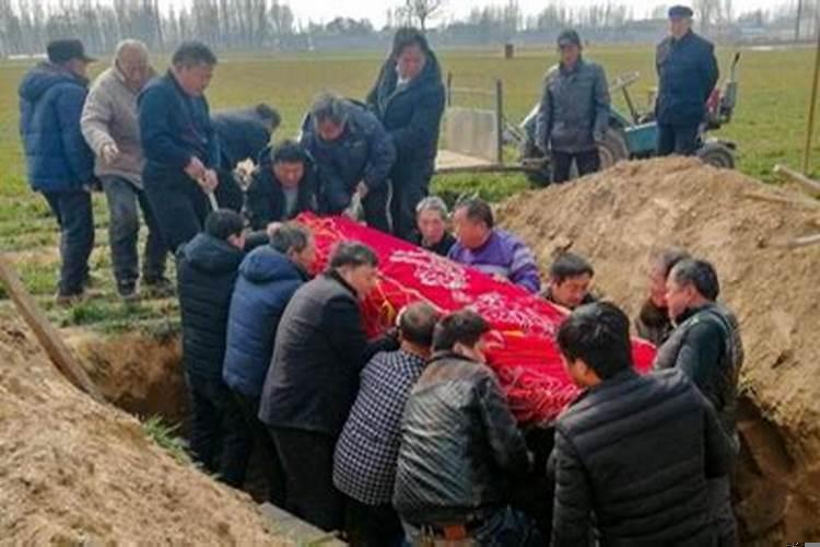 迁坟迁到别人家祖坟地有什么说法吗