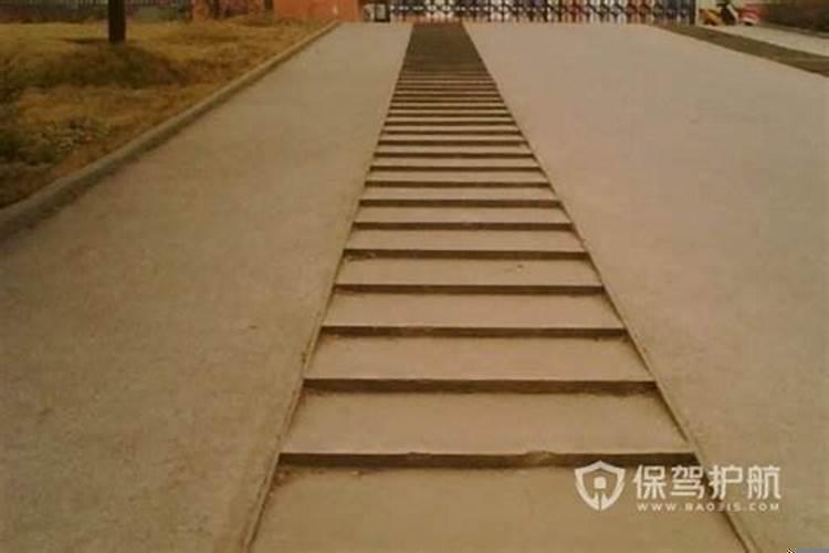 大门对斜墙可以吗