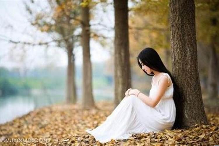 女人梦见家里死去的老人