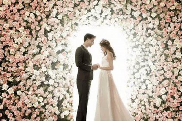 梦见姐姐结婚自己哭了